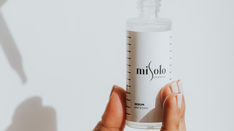 Illustratie bij Hyaluronzuur Serum: Alles Wat Je Moet Weten